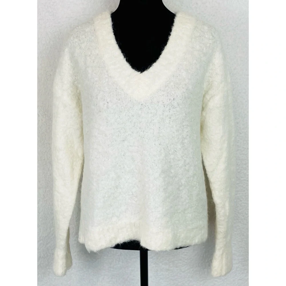WILFRED • Aritzia Off-White/Cream Marseille Alpaca V-Neck Pullover Sweater, S - Picture 13 of 16